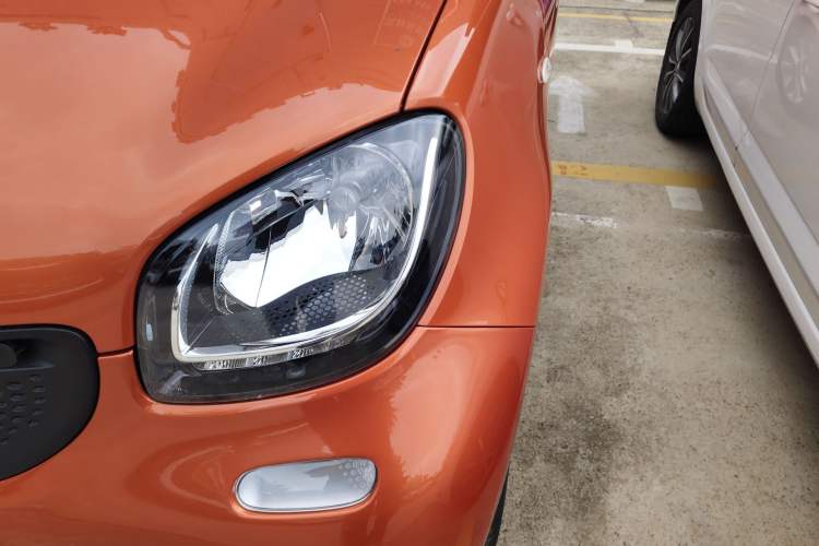 Used smart forfour 2016 1.0L 52 kW Dynamic Edition Left Front Headlight