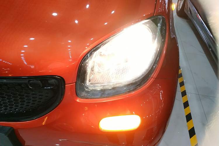 Used smart forfour 2016 0.9T 66 kW Pioneer Edition Left Front Headlight