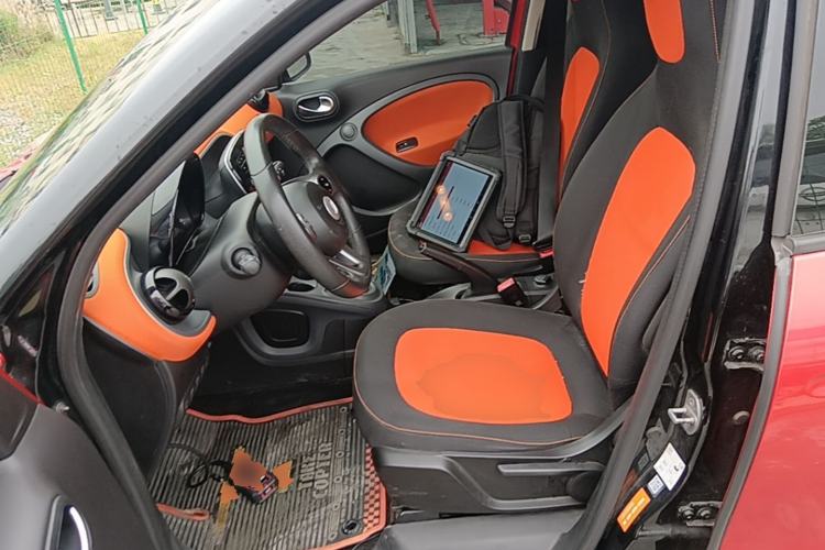 Used smart forfour 2016 1.0L 52 kW Passion Edition Left Front Seat