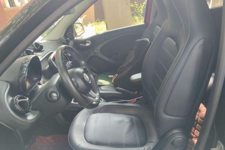Used smart forfour 2016 0.9T 66 kW Pioneer Edition Left Front Seat
