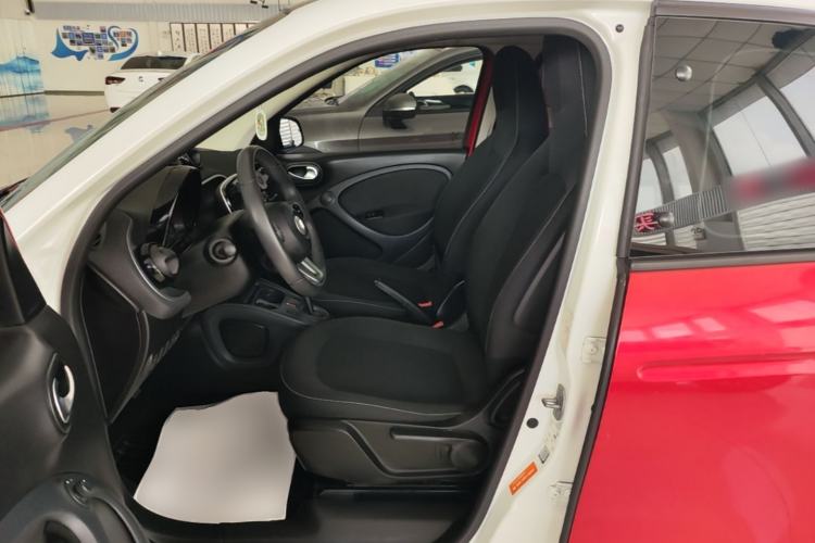 Used smart forfour 2016 1.0L 52 kW Passion Edition Left Front Seat