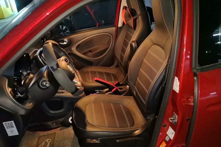 Used smart forfour 2016 0.9T 66 kW Pioneer Edition Left Front Seat
