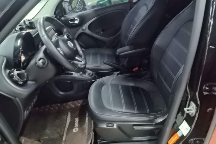 Used smart forfour 2016 0.9T 66 kW Pioneer Edition Left Front Seat