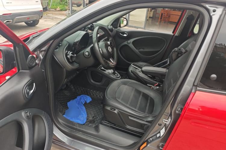 Used smart forfour 2016 0.9T 66 kW Pioneer Edition Left Front Seat