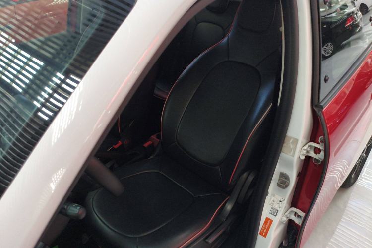 Used smart forfour 2016 1.0L 52 kW Passion Edition Left Front Seat