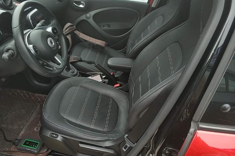 Used smart forfour 2016 0.9T 66 kW Pioneer Edition Left Front Seat
