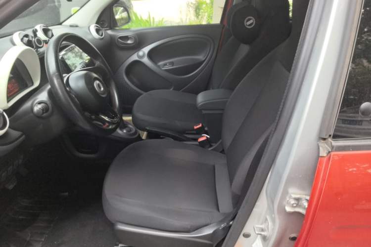Used smart forfour 2016 1.0L 52 kW Dynamic Edition Left Front Seat