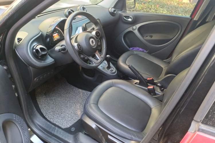 Used smart forfour 2016 1.0L 52 kW Passion Edition Left Front Seat