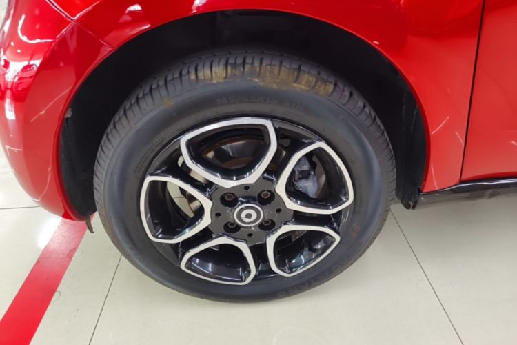 Used smart forfour 2016 0.9T 66 kW Pioneer Edition Left Front Wheel Hub