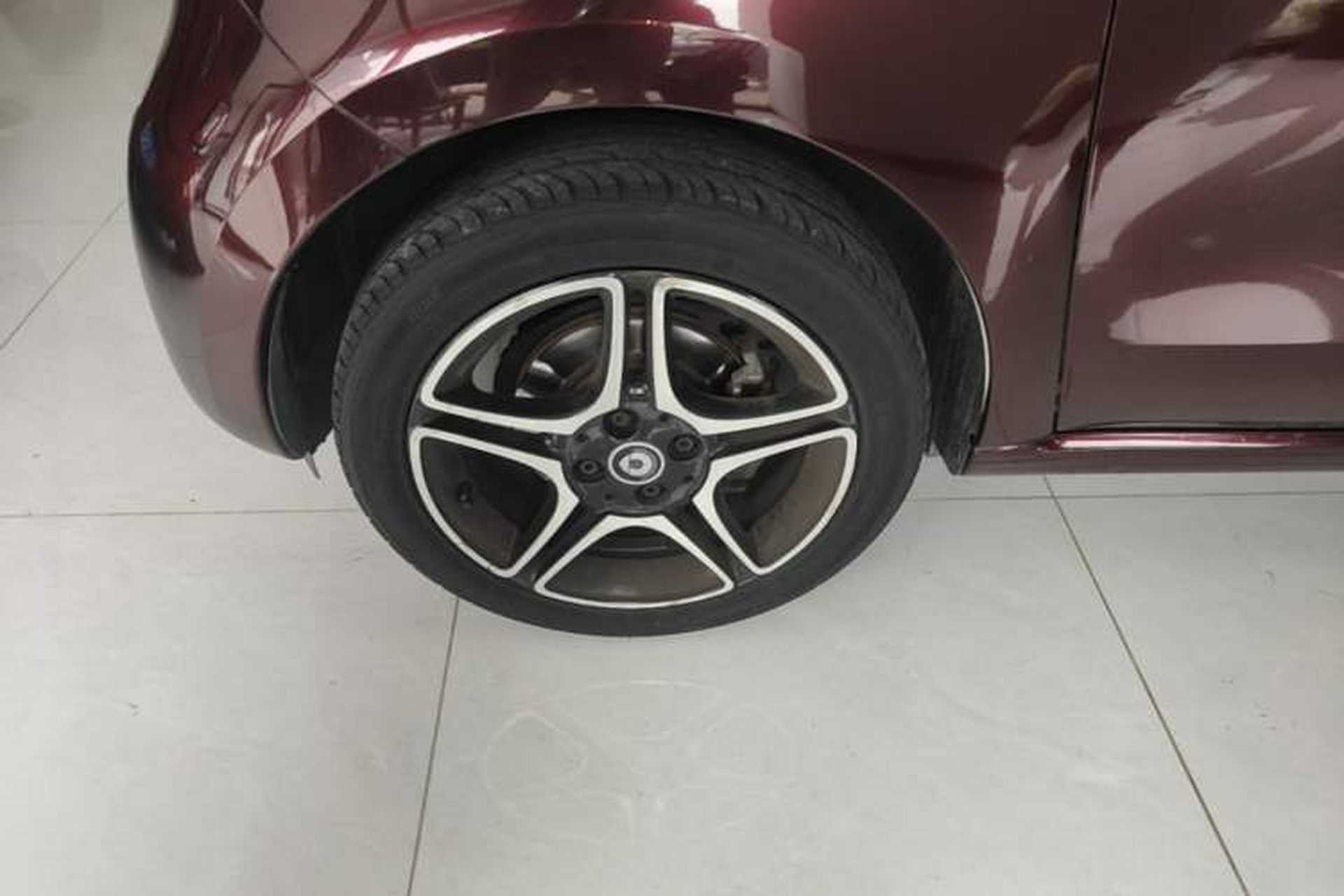 Used smart forfour 2016 0.9T 66 kW Ultimate Edition Left Front Wheel Hub