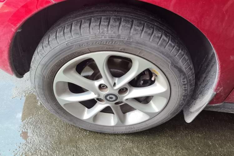 Used smart forfour 2016 1.0L 52 kW Dynamic Edition Left Front Wheel Hub