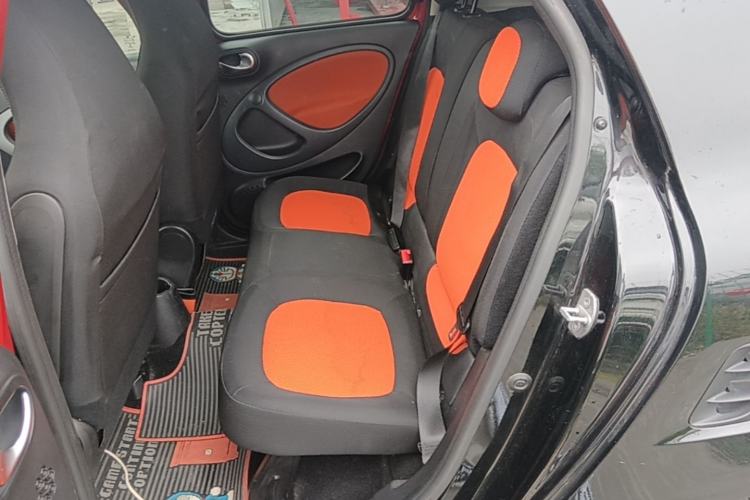 Used smart forfour 2016 1.0L 52 kW Passion Edition Left Rear Seat