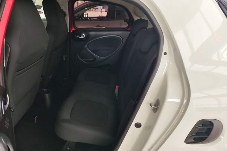 Used smart forfour 2016 1.0L 52 kW Passion Edition Left Rear Seat