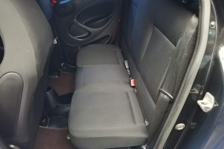 Used smart forfour 2016 1.0L 52 kW Dynamic Edition Left Rear Seat