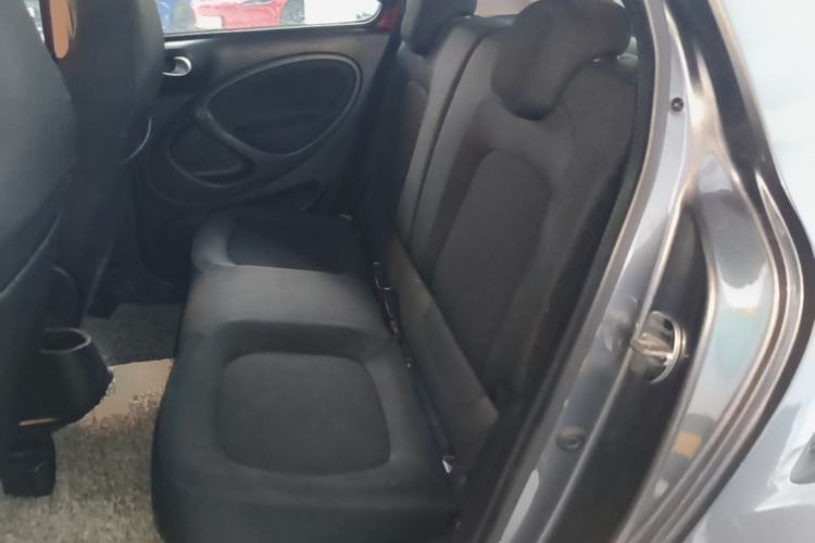 Used smart forfour 2016 1.0L 52 kW Passion Edition Left Rear Seat