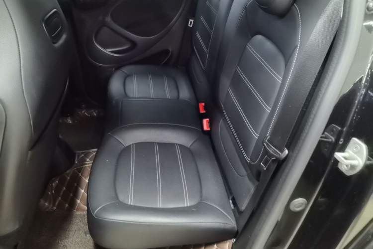 Used smart forfour 2016 0.9T 66 kW Pioneer Edition Left Rear Seat