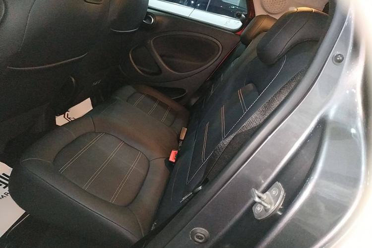 Used smart forfour 2016 0.9T 66 kW Pioneer Edition Left Rear Seat