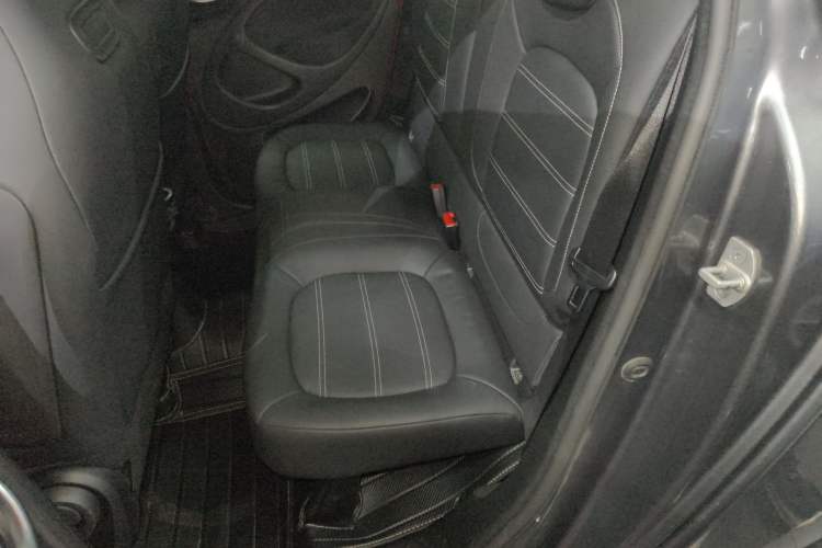 Used smart forfour 2016 0.9T 66 kW Pioneer Edition Left Rear Seat