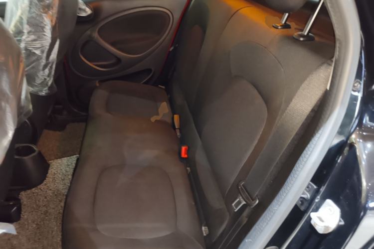 Used smart forfour 2016 1.0L 52 kW Passion Edition Left Rear Seat
