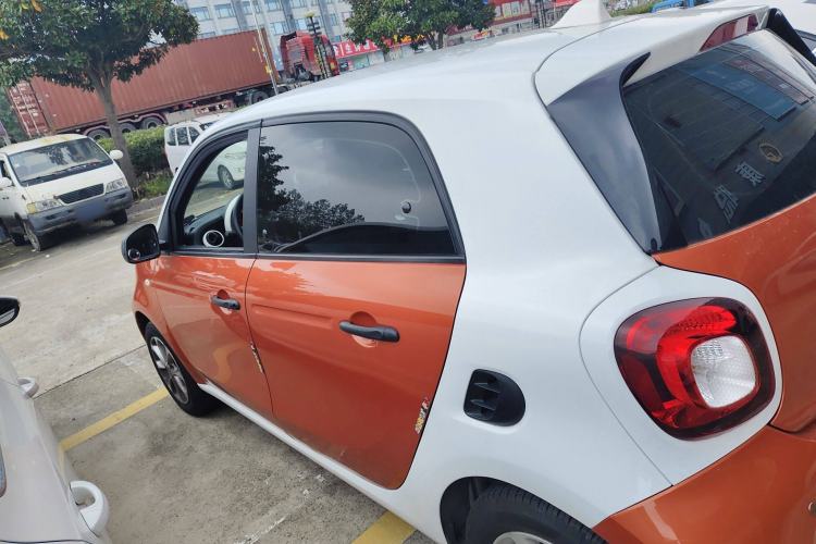 Used smart forfour 2016 1.0L 52 kW Dynamic Edition Left Side
