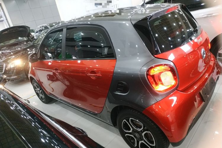 Used smart forfour 2016 0.9T 66 kW Pioneer Edition Left Side