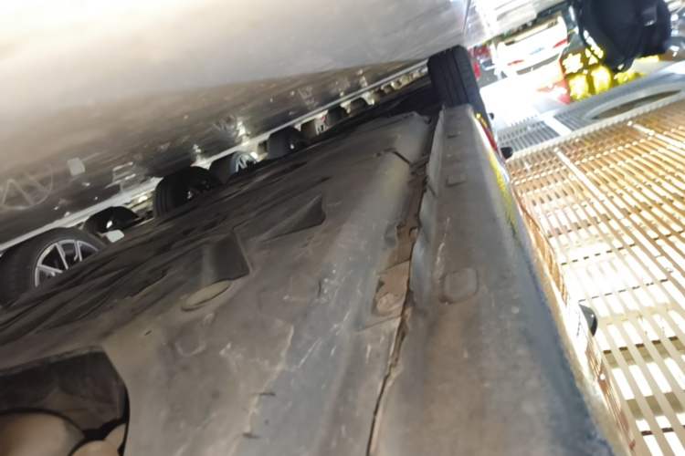 Used smart forfour 2016 1.0L 52 kW Passion Edition Left Side Sill