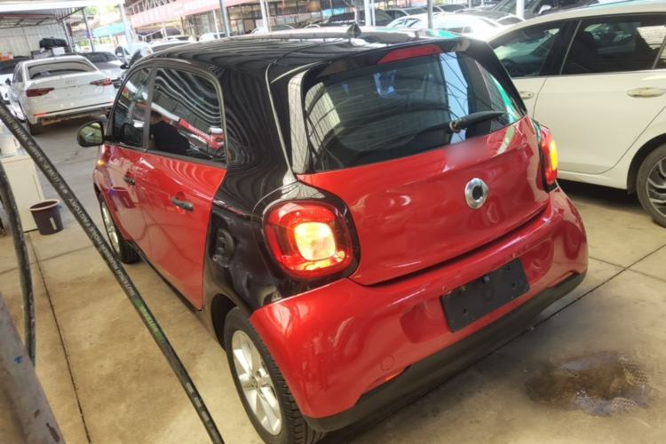 Used smart forfour 2016 1.0L 52 kW Dynamic Edition Rear Left 45 Deg