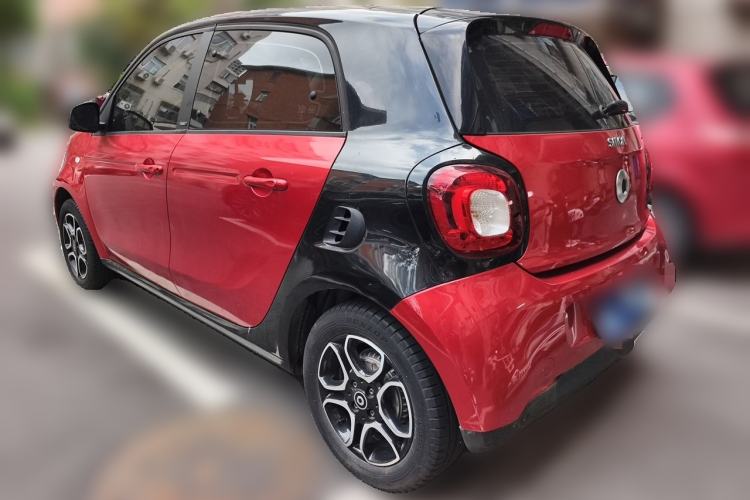 Used smart forfour 2016 0.9T 66 kW Pioneer Edition Rear Left 45 Deg