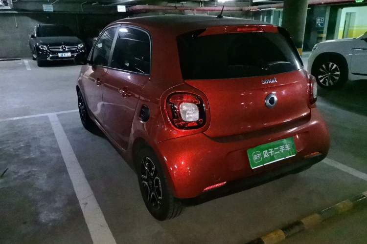 Used smart forfour 2016 0.9T 66 kW Pioneer Edition Rear Left 45 Deg