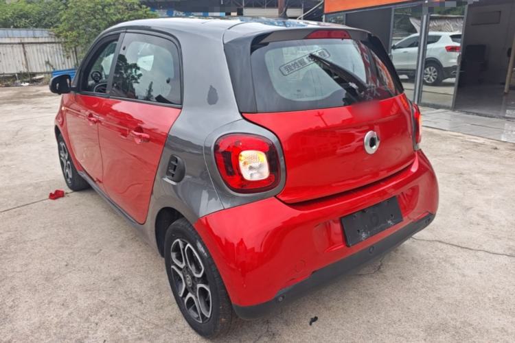 Used smart forfour 2016 0.9T 66 kW Pioneer Edition Rear Left 45 Deg