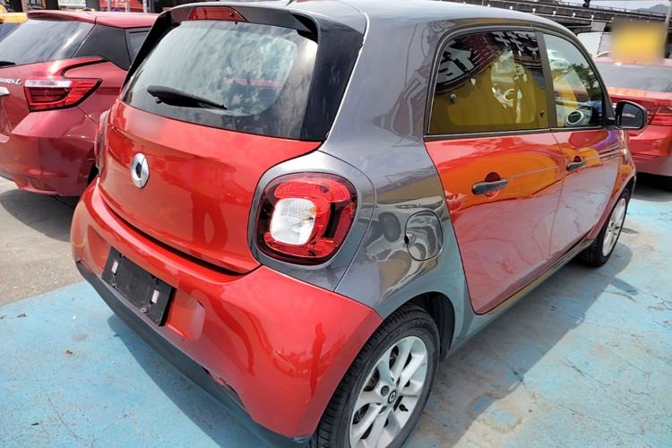Used smart forfour 2016 1.0L 52 kW Dynamic Edition Rear Right 45 Deg