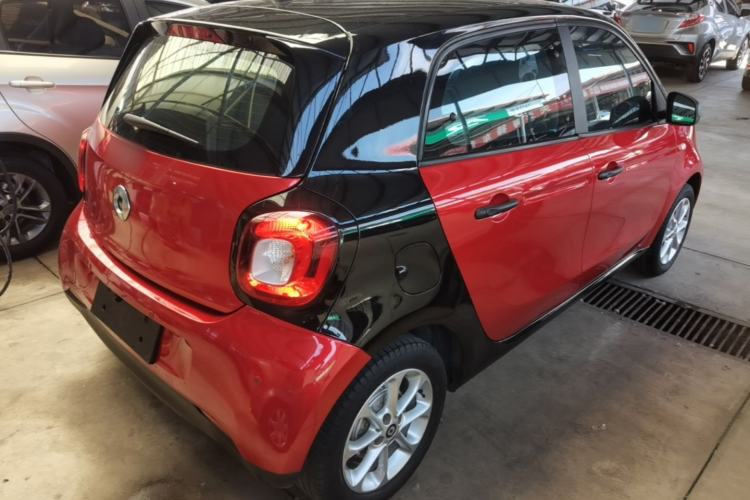 Used smart forfour 2016 1.0L 52 kW Dynamic Edition Rear Right 45 Deg