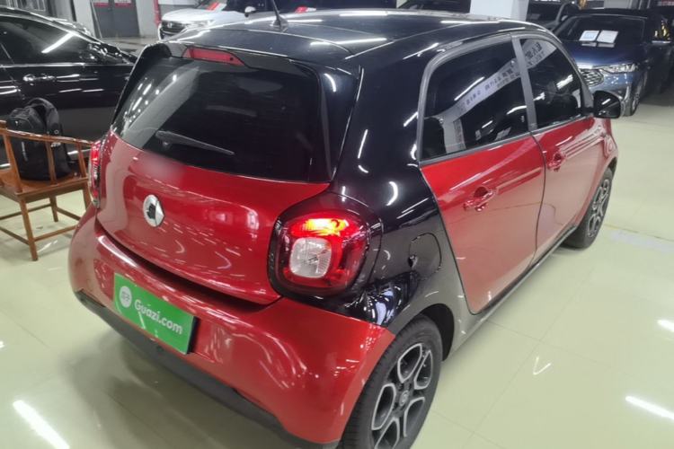 Used smart forfour 2016 0.9T 66 kW Pioneer Edition Rear Right 45 Deg