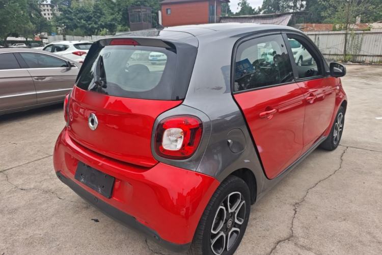Used smart forfour 2016 0.9T 66 kW Pioneer Edition Rear Right 45 Deg