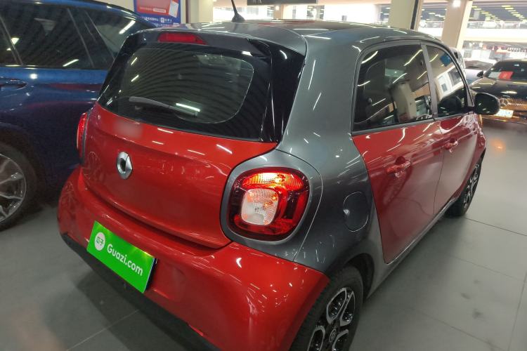 Used smart forfour 2016 0.9T 66 kW Pioneer Edition Rear Right 45 Deg