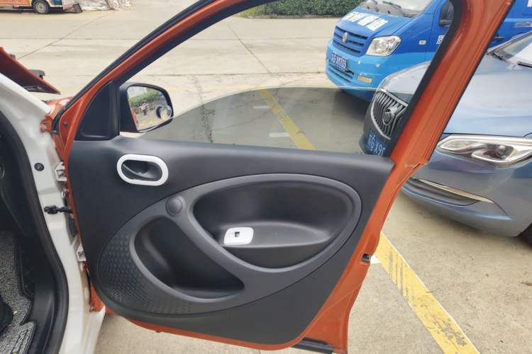 Used smart forfour 2016 1.0L 52 kW Dynamic Edition Right Front Door Interior