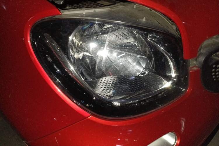 Used smart forfour 2016 1.0L 52 kW Dynamic Edition Right Front Headlight