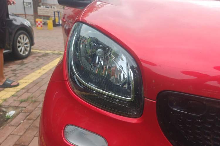 Used smart forfour 2016 1.0L 52 kW Passion Edition Right Front Headlight