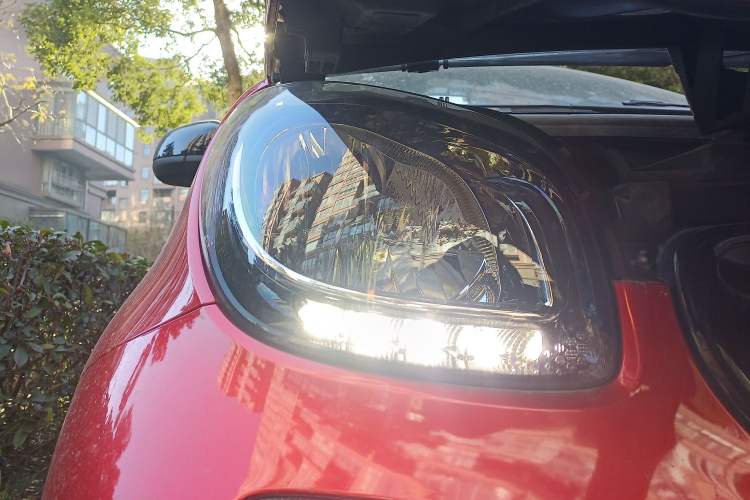 Used smart forfour 2016 1.0L 52 kW Passion Edition Right Front Headlight
