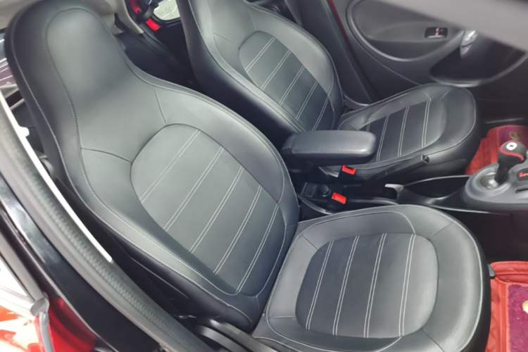Used smart forfour 2016 0.9T 66 kW Pioneer Edition Right Front Seat