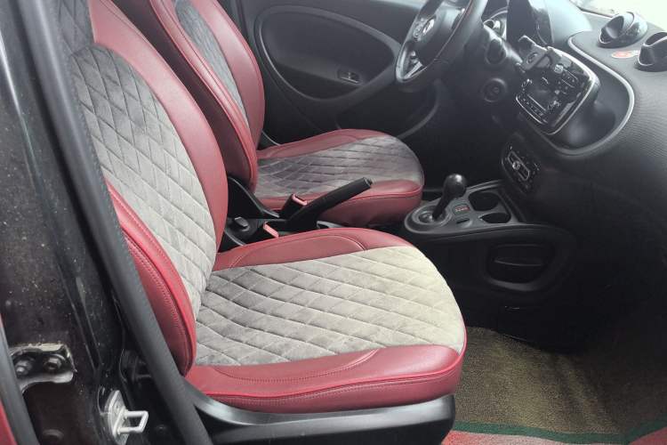 Used smart forfour 2016 1.0L 52 kW Passion Edition Right Front Seat