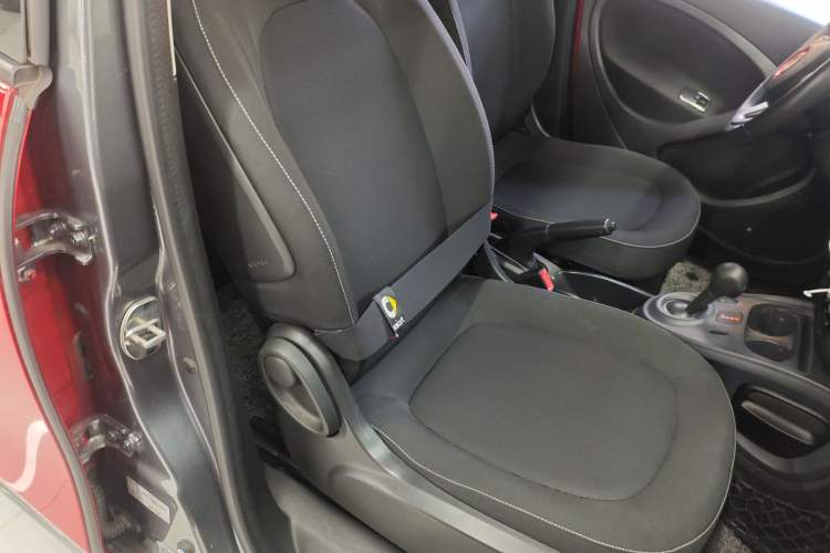 Used smart forfour 2016 1.0L 52 kW Passion Edition Right Front Seat