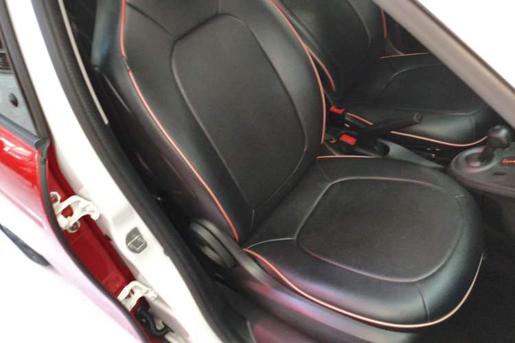 Used smart forfour 2016 1.0L 52 kW Passion Edition Right Front Seat