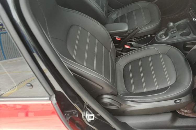 Used smart forfour 2016 0.9T 66 kW Pioneer Edition Right Front Seat