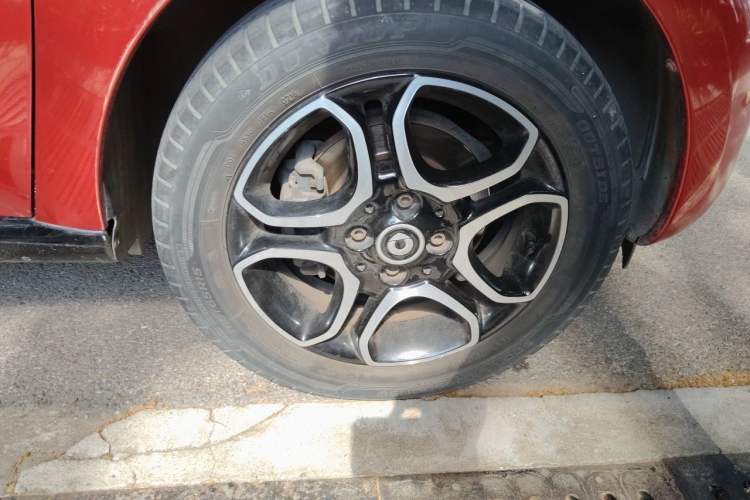 Used smart forfour 2016 0.9T 66 kW Pioneer Edition Right Front Wheel Hub