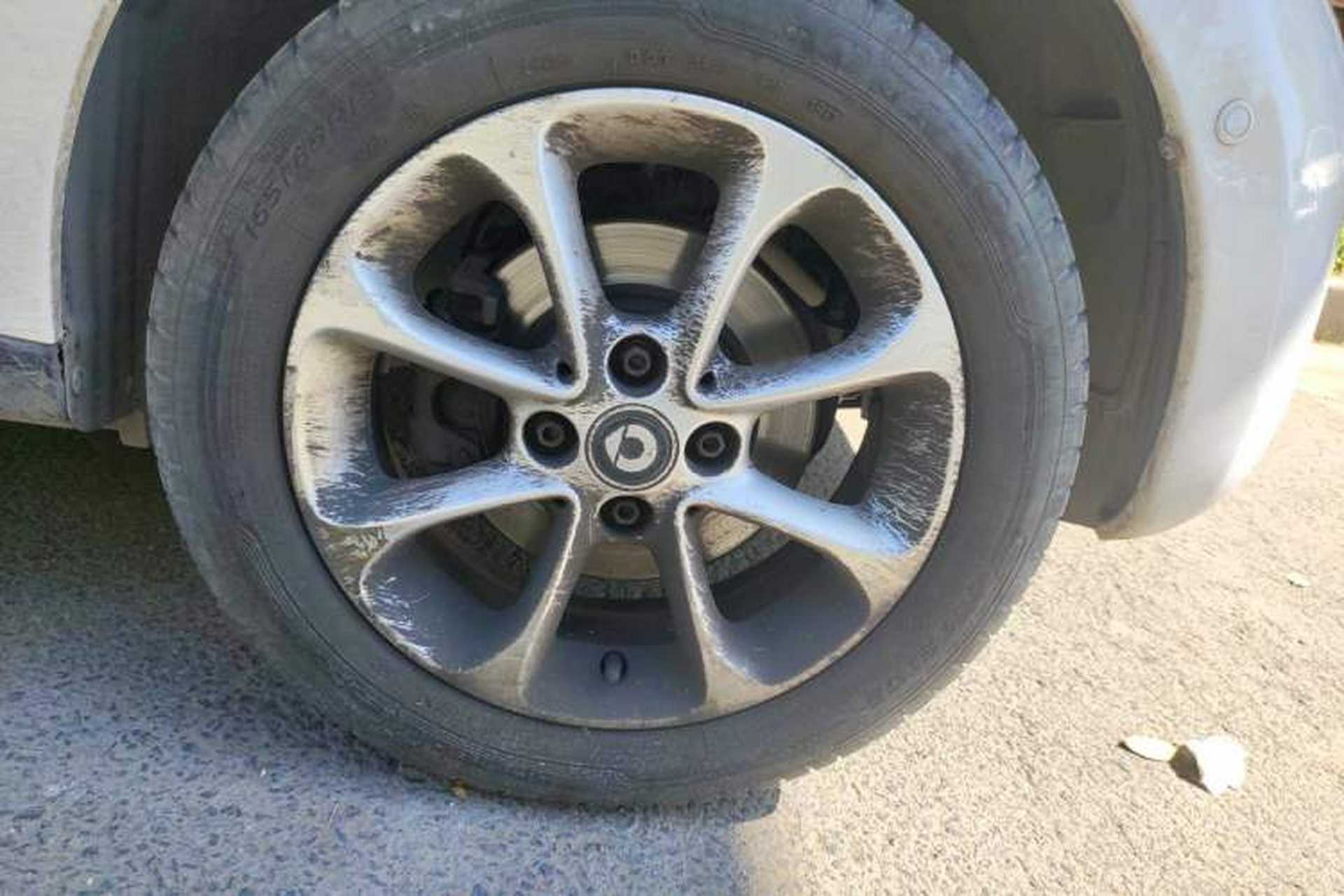 Used smart forfour 2016 1.0L 52 kW Dynamic Edition Right Front Wheel Hub