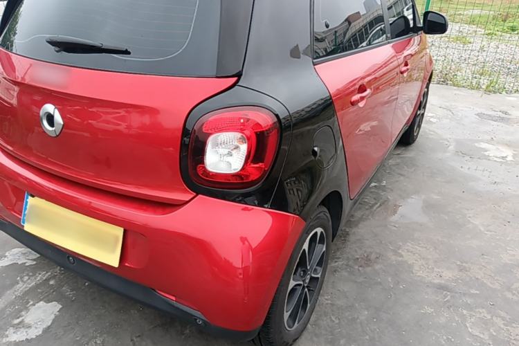 Used smart forfour 2016 1.0L 52 kW Passion Edition Right Rear Taillight