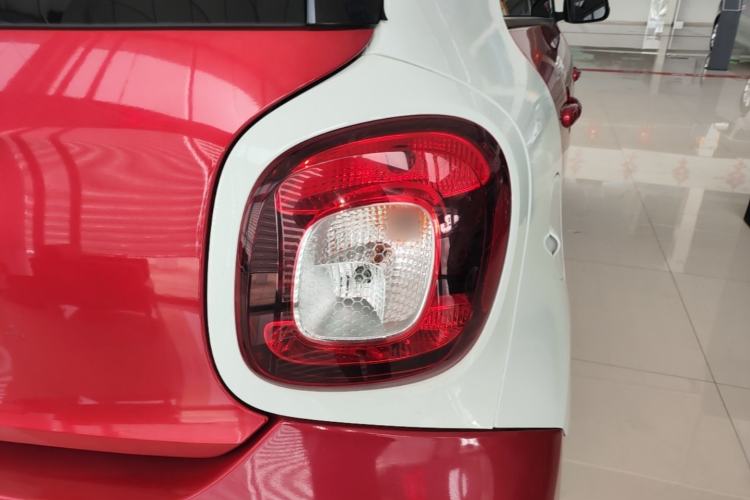 Used smart forfour 2016 1.0L 52 kW Passion Edition Right Rear Taillight