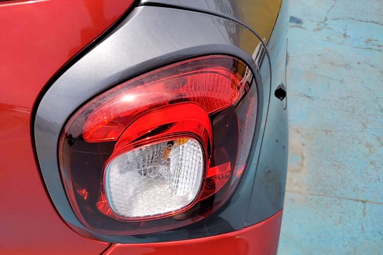 Used smart forfour 2016 1.0L 52 kW Dynamic Edition Right Rear Taillight