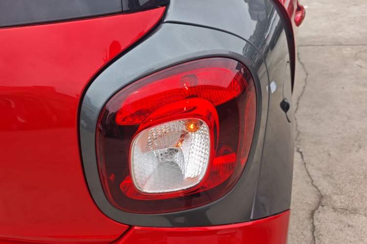 Used smart forfour 2016 0.9T 66 kW Pioneer Edition Right Rear Taillight